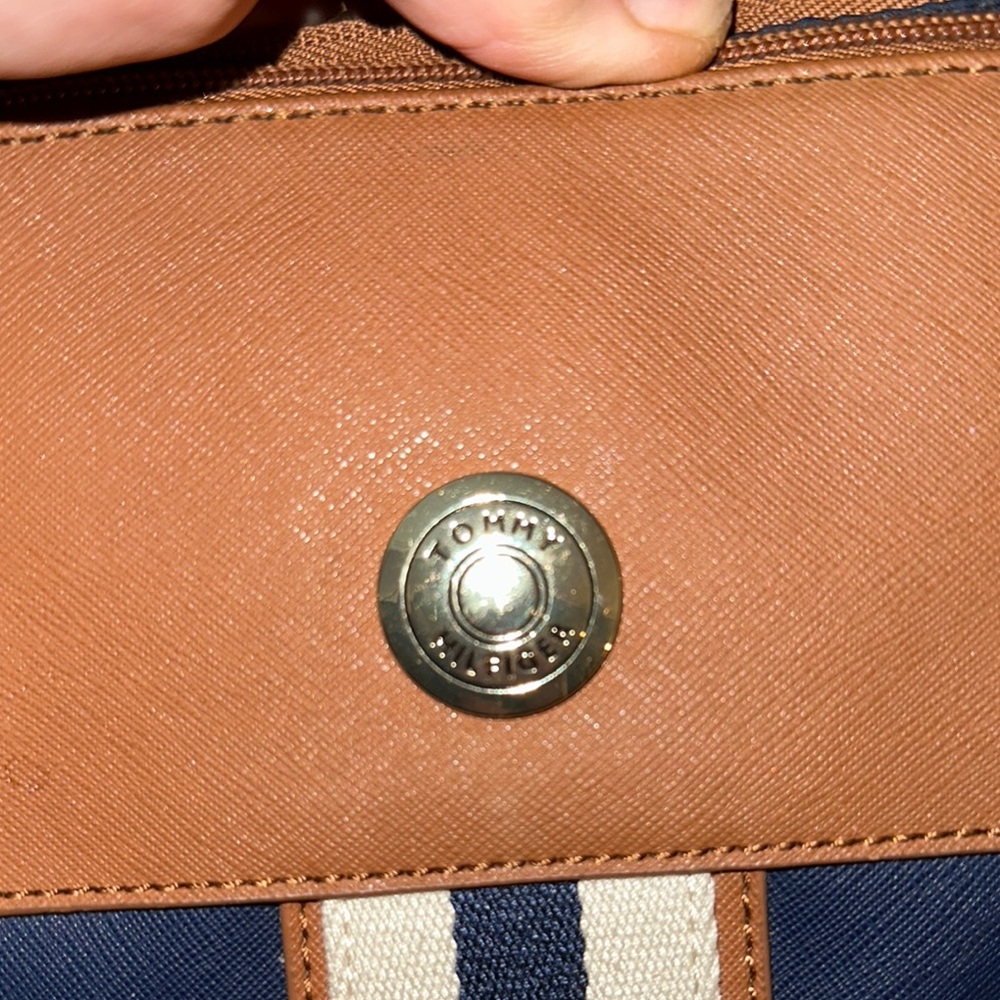 Tommy Hilfiger Blue and Tan Structured Tote with Gold Accents new clean - Picture 9 of 10